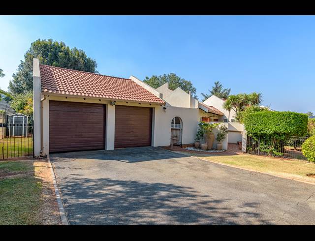 4 BEDROOM HOUSE FOR SALE IN WELTEVREDEN PARK